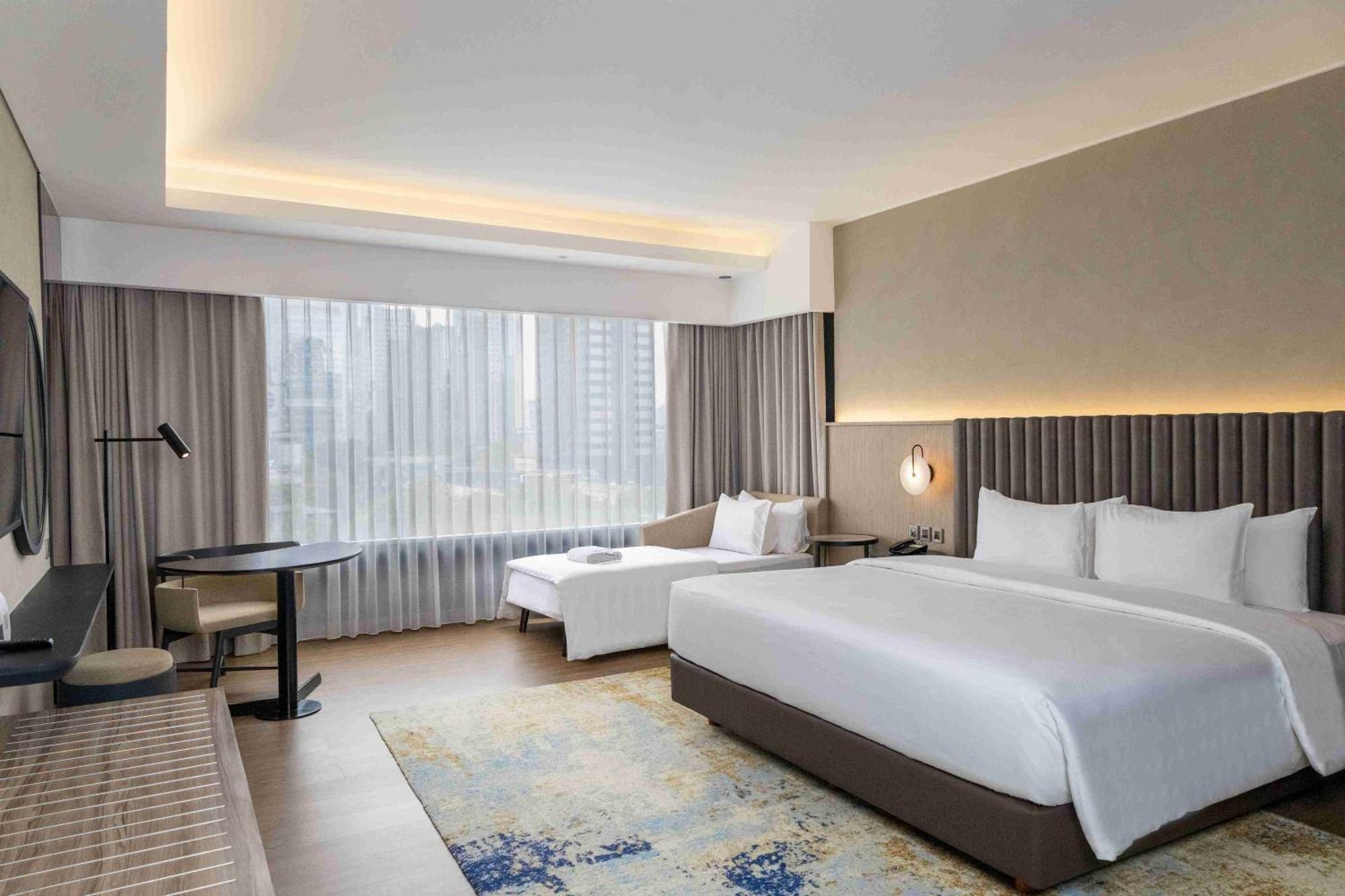 Mangkuluhur Artotel Suites Джакарта Екстериор снимка